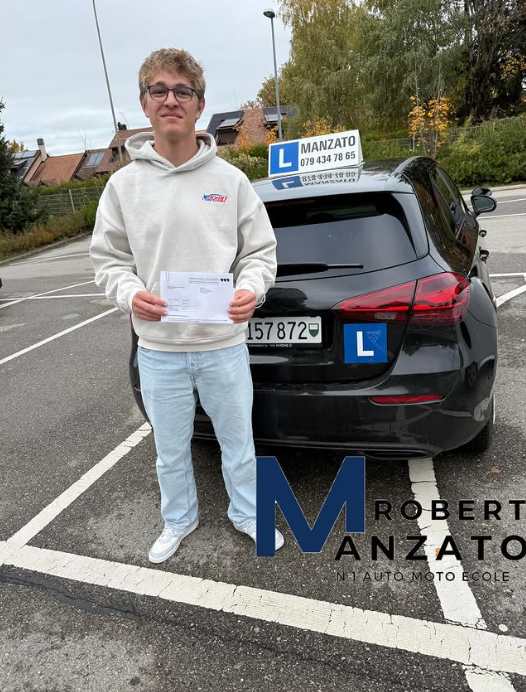 Élève ayant réussi son permis avec l'auto-école Manzato