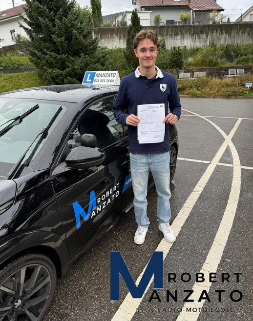 Élève ayant réussi son permis avec l'auto-école Manzato